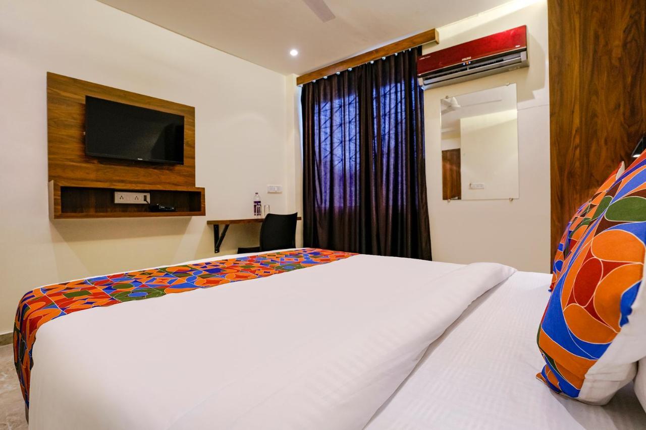 Fabhotel Antlers Mumbai Exteriör bild